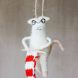 Nancy Knitting MouseNancy Knitting Mouse