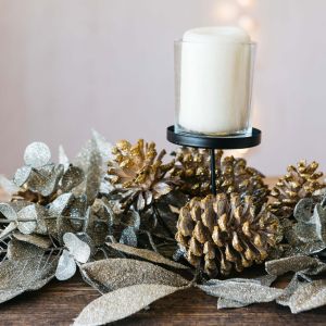 Pinecone and Leaves Tea Light Holder