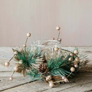 fir_and_acorn_candle_wreath