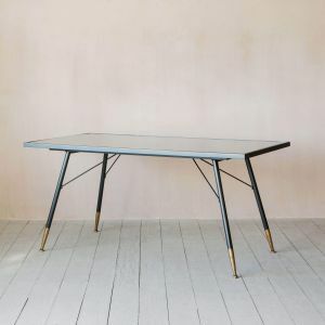 Ike Table