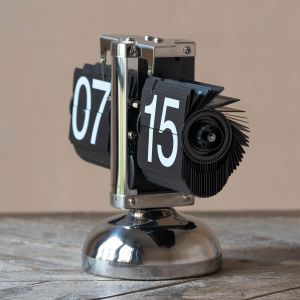 Small Flip Table Clock