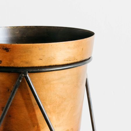 Single Brush Gold Pot With Stand