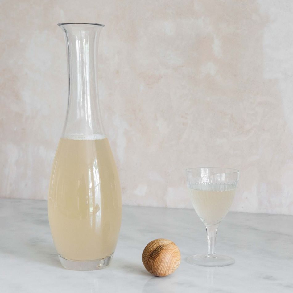 White Wine Carafe with Oak Wood Stopper