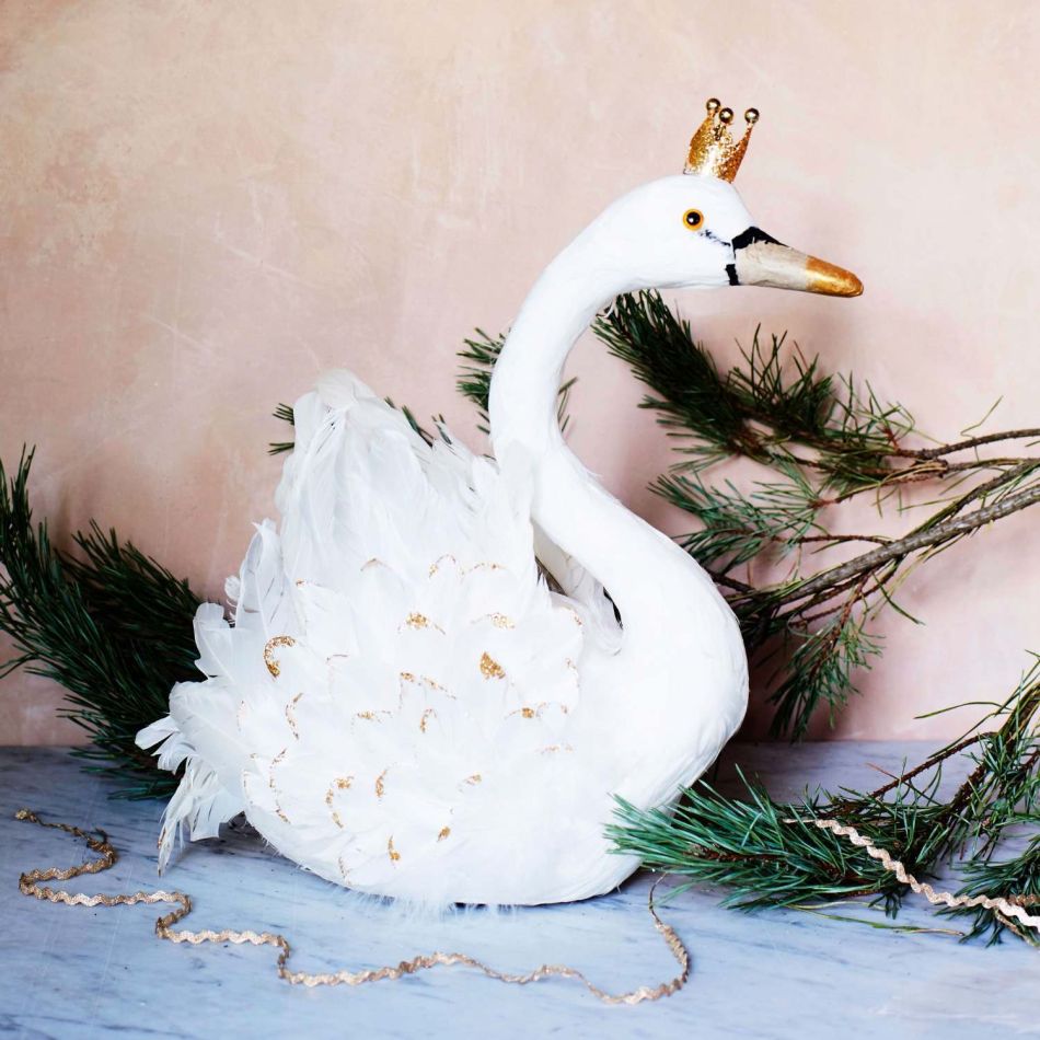 Majesty Sitting Swan Ornament