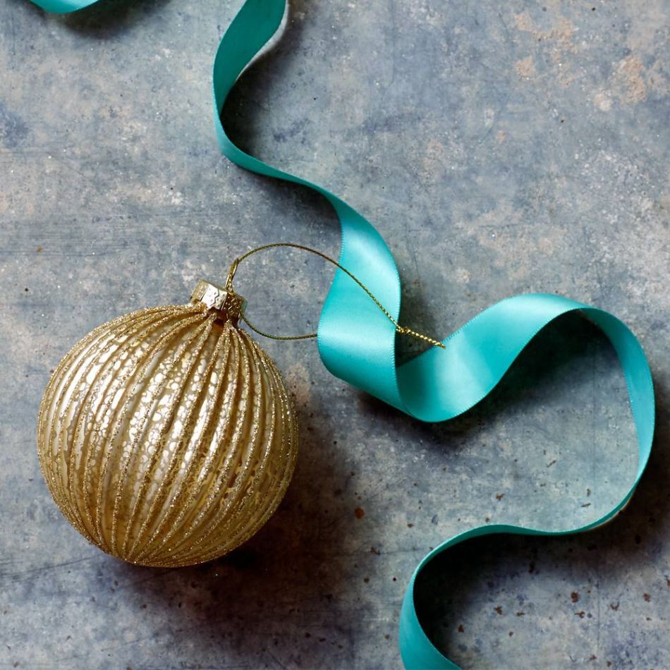 Gold Ribbed Glass Bauble