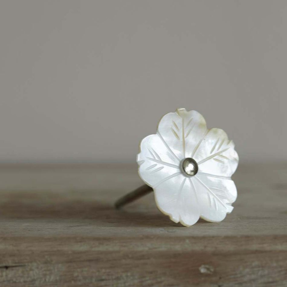 White Shell Flower Knob